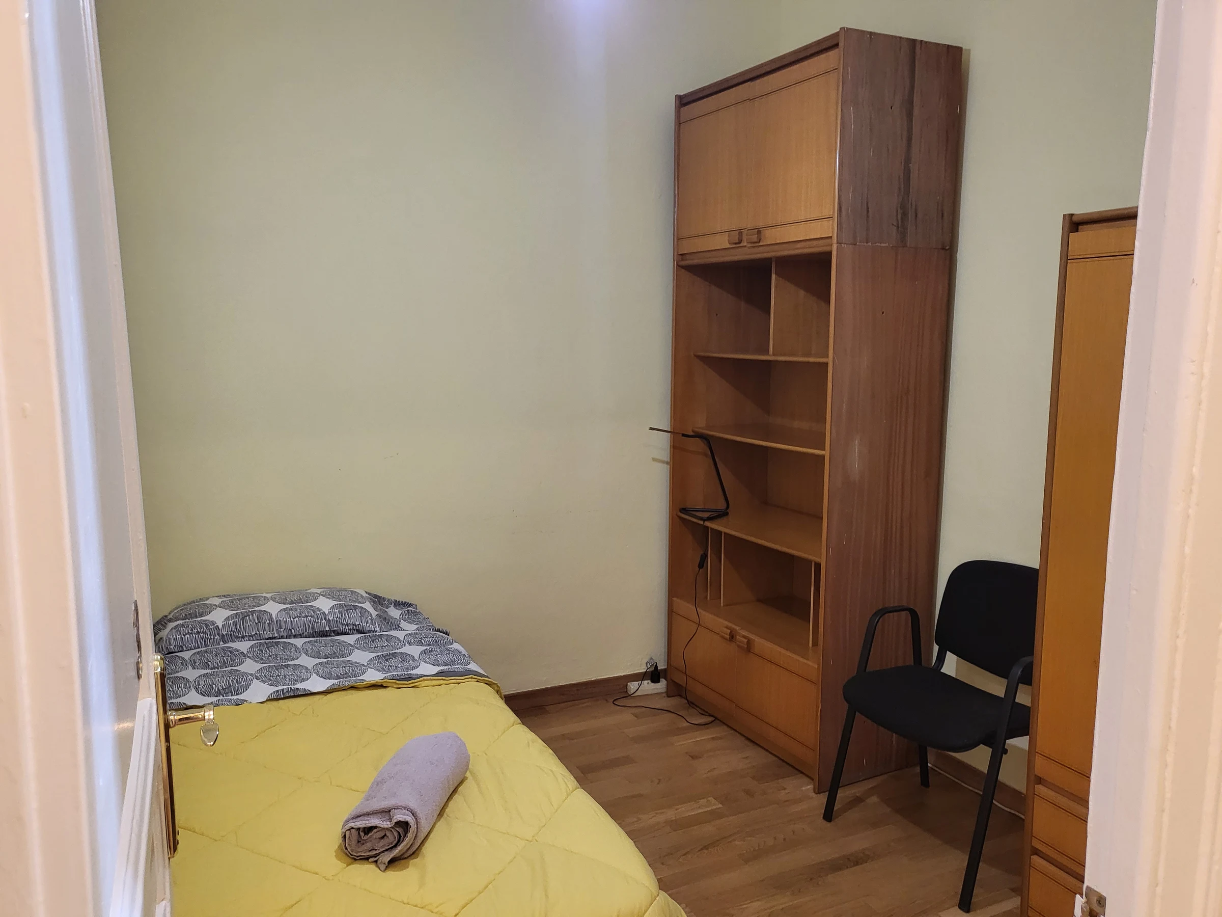 Compact Single Room