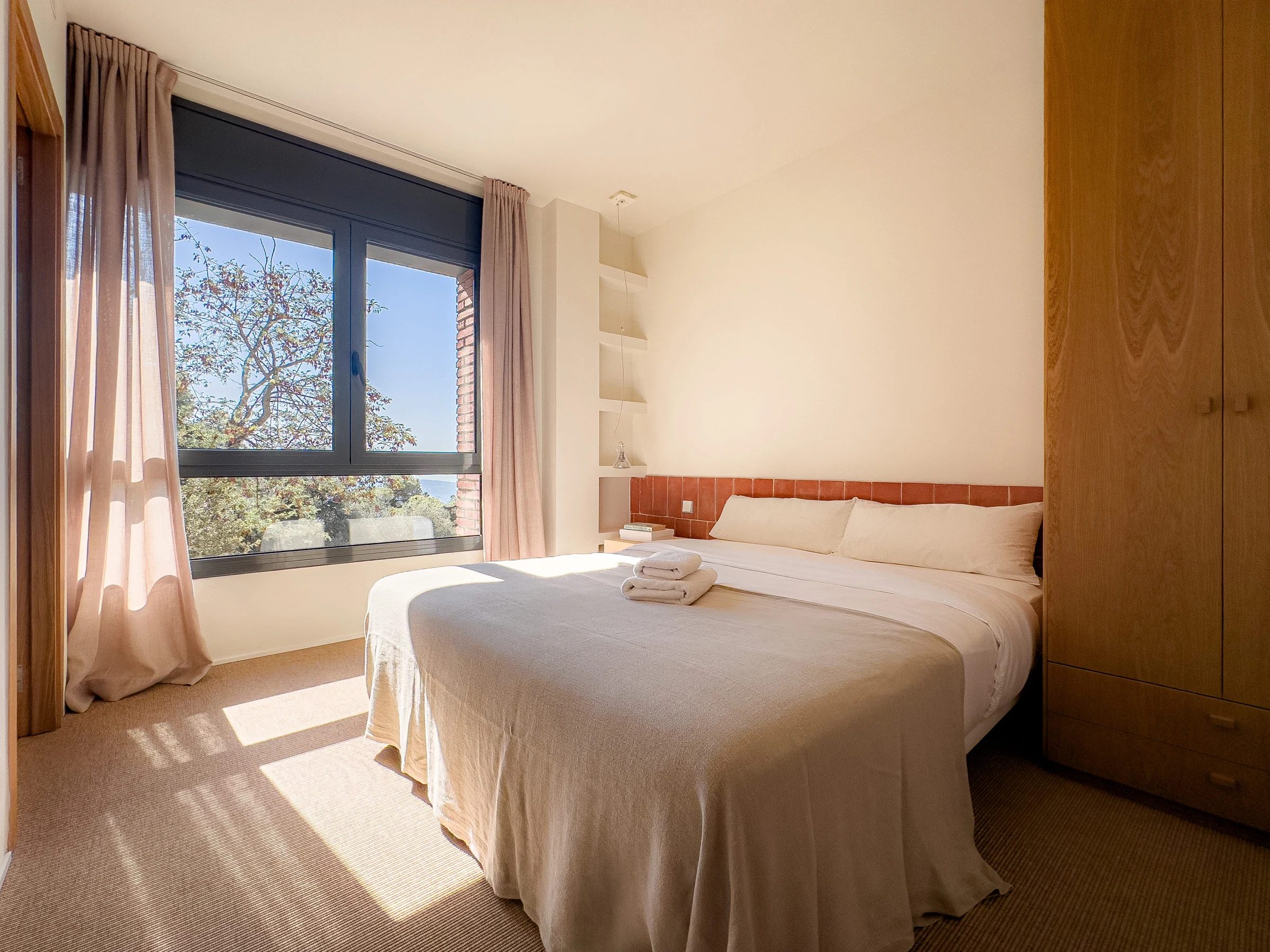 Queen Room with Shared Bathroom