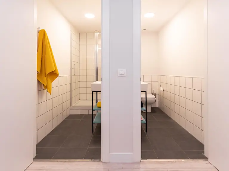 Single with shared bathroom