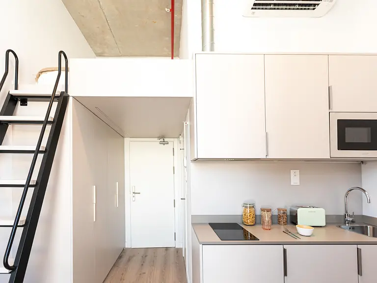 Single Superior with Kitchen & Balcony