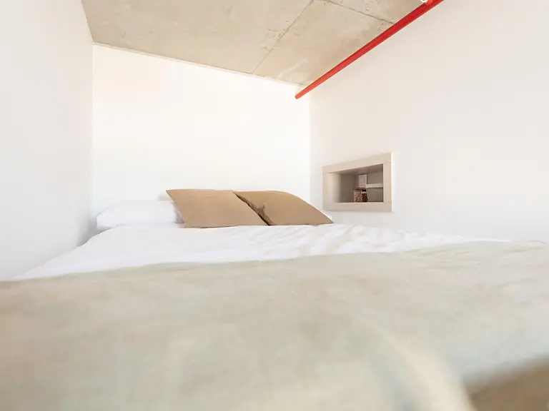 Single with Kitchen & Balcony