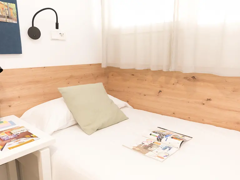 Studio with Shared Kitchen